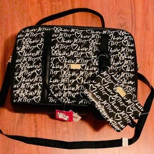 BRAND NEW Betsey Johnson travel bag